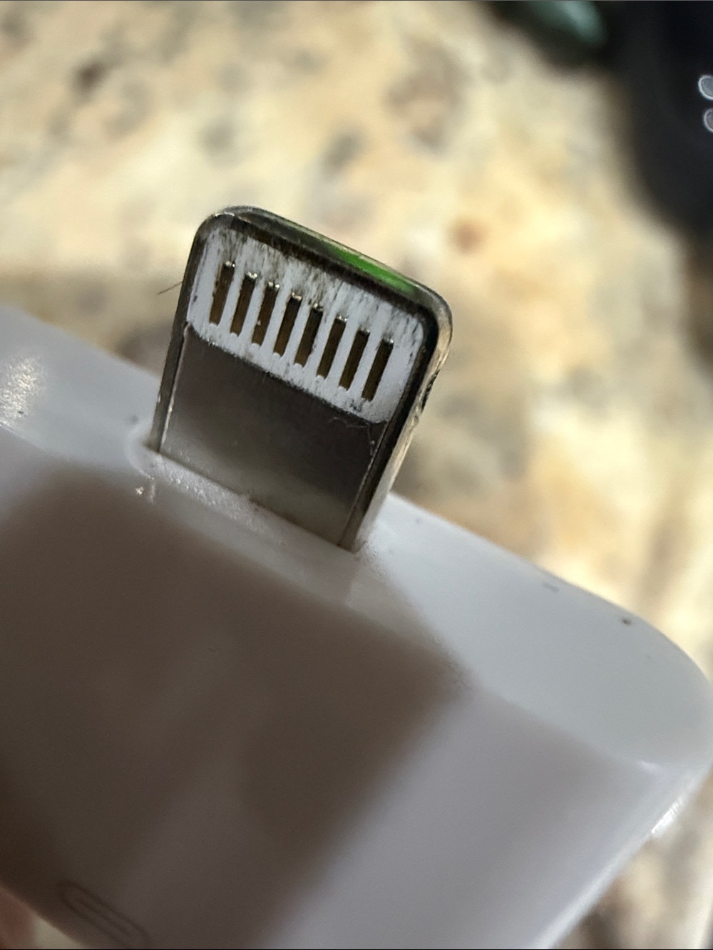 Apple White Lightning to 30‑Pin Adapter - Picture 8 of 9
